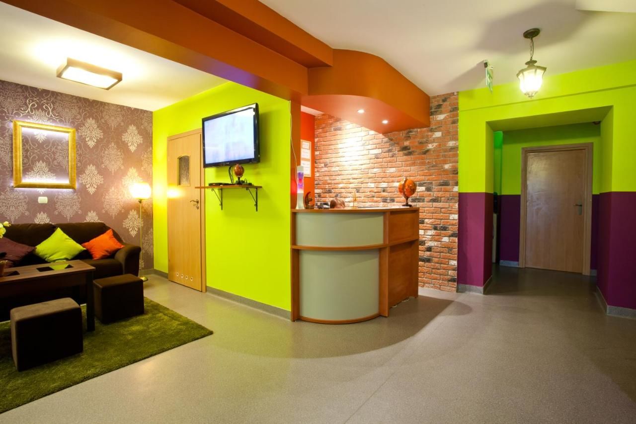 Хостелы Moon Hostel New Краков-17